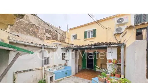 
                    MALLORCAN HOUSE WITH PATIO, TO RENOVATE
                