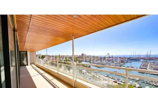 LARGE FOUR-BEDROOM APARTMENT WITH SEA VIEWS ON THE WATERFRONT
LARGE FOUR-BEDROOM APARTMENT WITH SEA VIEWS ON THE WATERFRONT