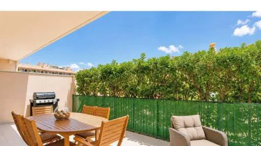 
                    MODERN GROUND FLOOR WITH LARGE TERRACES AND COMMUNITY POOL
                