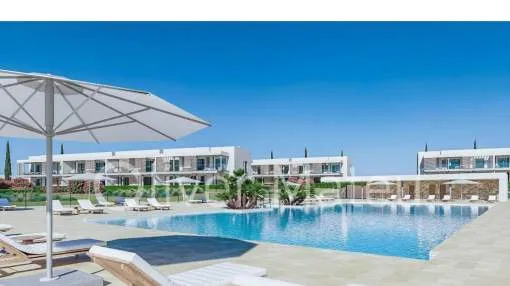 
                    LAST UNITS. GROUND FLOOR APARTMENTS WITH TWO BEDROOMS, PRIVATE GARDEN, GARAGE AND STORAGE ROOM. COMMUNAL SWIMMING POOL
                