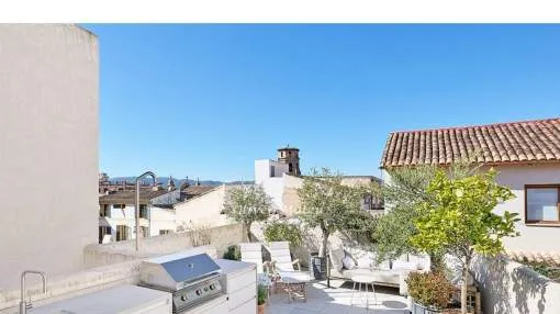 
                    HISTORIC ARCHITECTURE WITH CONTEMPORARY LUXURY AND PRIVATE TERRACE
                