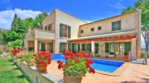 Mediterranean villa near the yacht club in Santa Ponsa