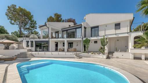 Luxury villa with fantastic panormaic seaviews in Nova Santa Ponsa Luxury villa with fantastic panormaic seaviews in Nova Santa Ponsa
