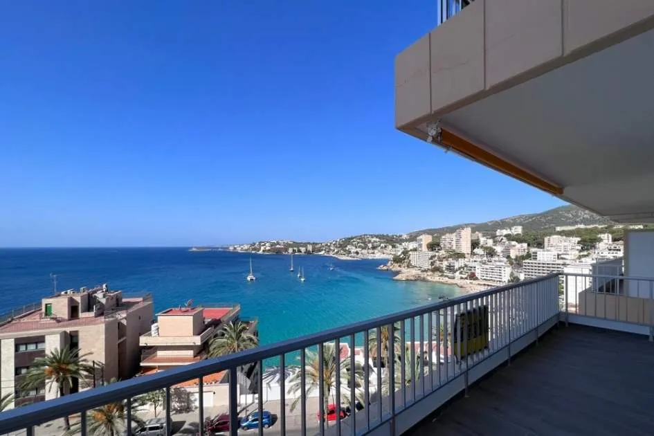 Luxury apartment with sea view in Cala Major