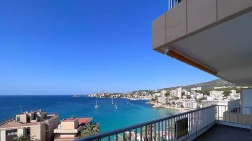 Luxury apartment with sea view in Cala Major