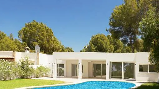 Contemporary villa with pleasant views in Nova Santa Ponsa