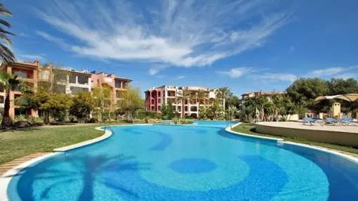 Apartment with garden on the golf course of Santa Ponsa