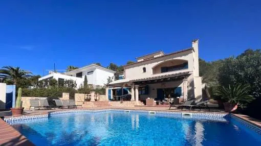 Villa with sea view and vacation rental license in Santa Ponsa