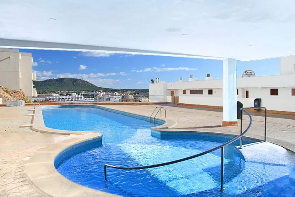 Beautiful furnished apartment with sea views in Santa Ponsa