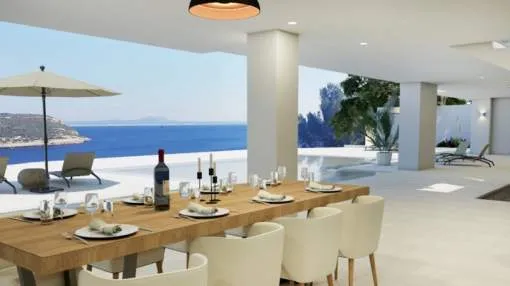 First-line luxury villa with direct sea access in Cala Vinyas