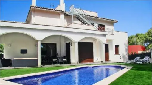 Modern villa with pool close to the beach in Costa de la Calma