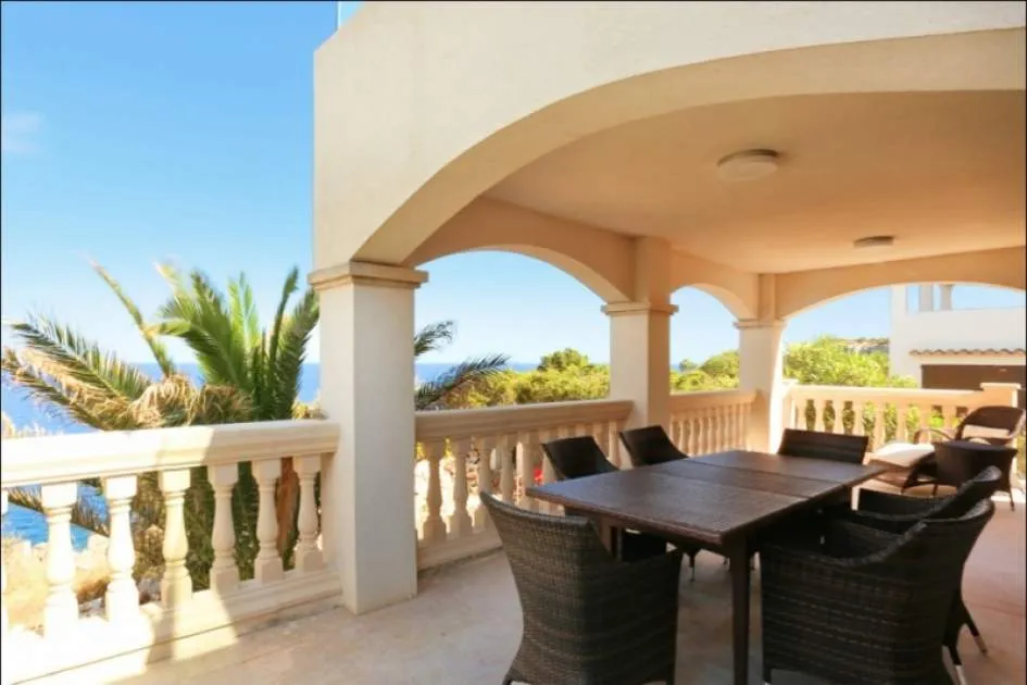 Premium villa on the seaside with impressive views in Cala Llombards