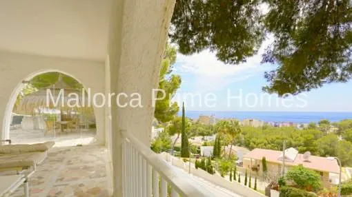 Villa with pool and two guest apartments in Costa d'en Blanes