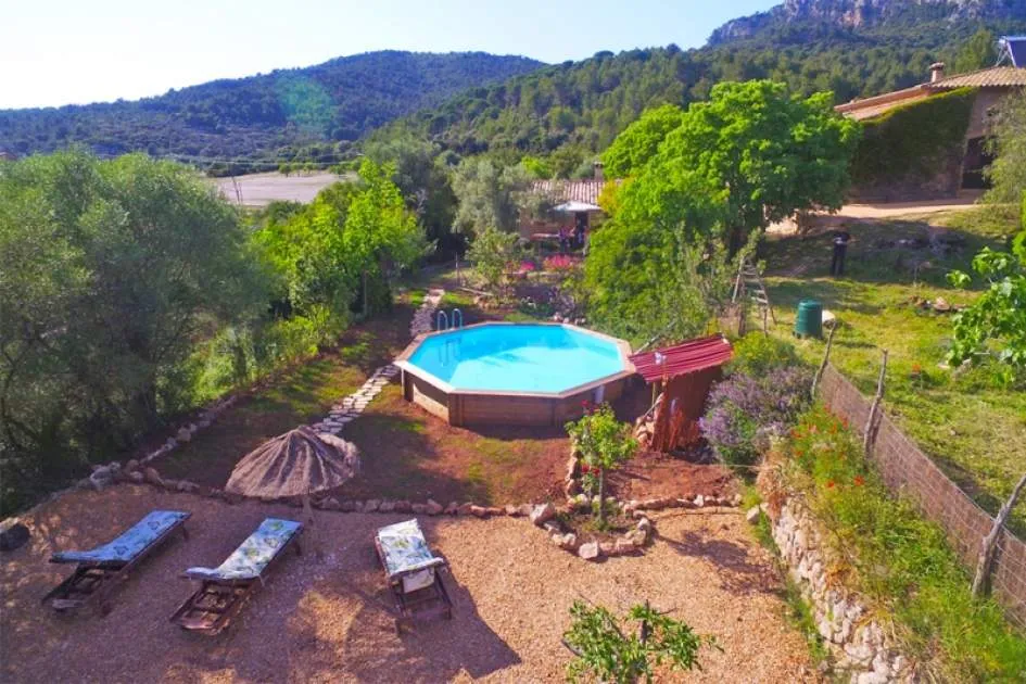 Finca in idyllic location with panoramic views in Esporles