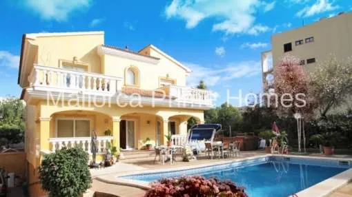Beautiful villa with private pool close to the beach in Palmanova