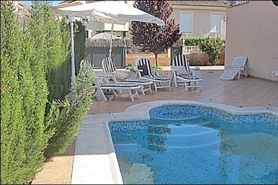 Terraced house with a swimming pool in Santa Ponsa
