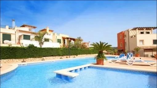Beautiful townhouse with garden and pool in Camp de Mar