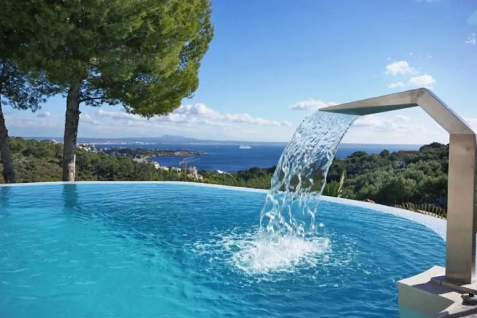 Luxurious designer villa with sea views in Bendinat