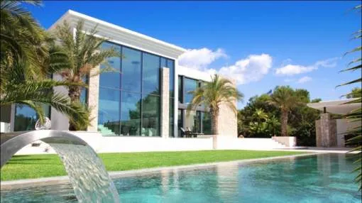 Designer luxury villa with sea views in Nova Santa Ponsa Designer luxury villa with sea views in Nova Santa Ponsa