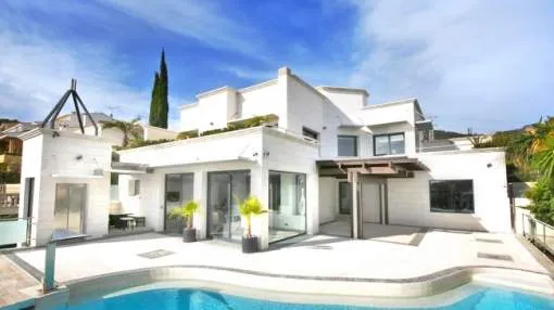 Luxurious designer villa with sea views in Bendinat Luxurious designer villa with sea views in Bendinat
