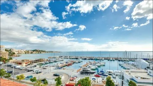 Excellent frontline villa in privileged location in Cala Nova Excellent frontline villa in privileged location in Cala Nova