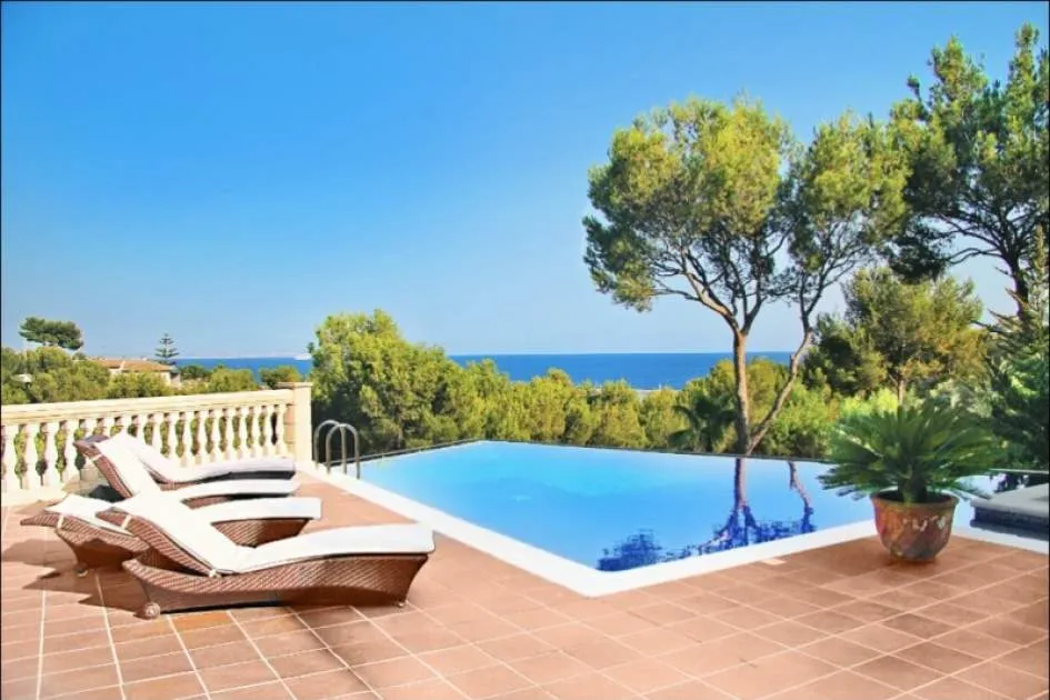Elegant villa with panoramic sea views in Costa den Blanes