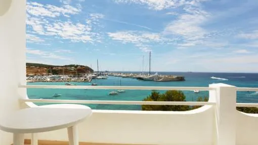 Magnificent apartment with views overlooking the yacht club of Port Adriano