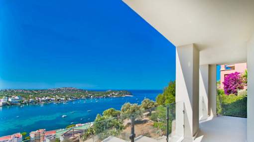 Renovated villa with amazing sea views in Santa Ponsa Renovated villa with amazing sea views in Santa Ponsa