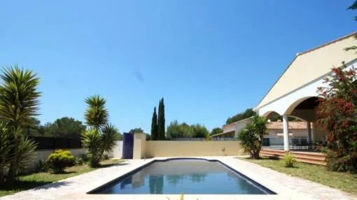 Classic-style villa with pool in Costa de la Calma