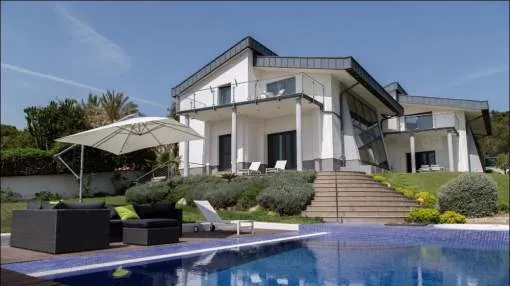 Hightech-Villa mit Meerblick in Nova Santa Ponsa
