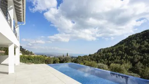 Traditionelle Villa mit traumhaftem Panoramablick in Son Vida Traditionelle Villa mit traumhaftem Panoramablick in Son Vida