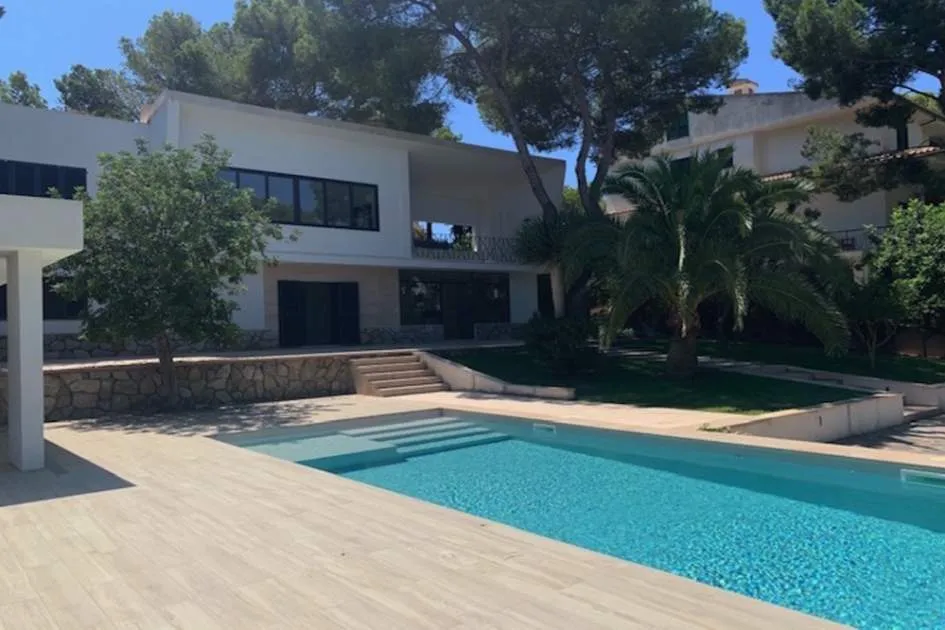 Luxusvilla im mediterranen Stil mit Pool und Meerblick  in Santa Ponsa