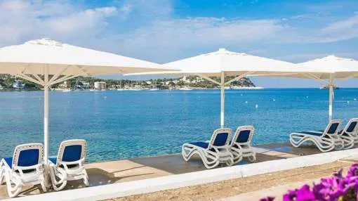 Spectacular studio on the seafront located in Santa Ponsa. Spectacular studio on the seafront located in Santa Ponsa.