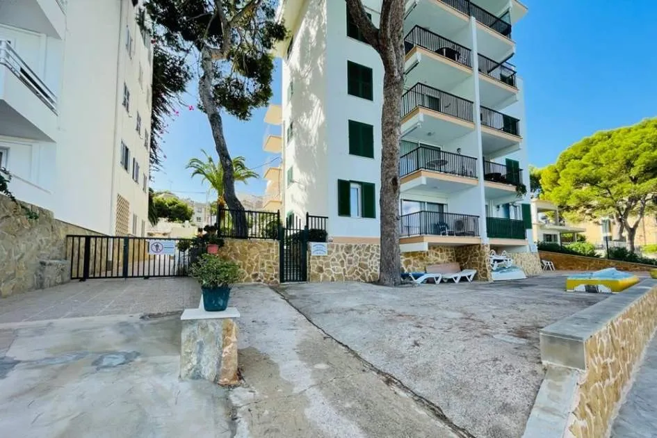 Renovated apartment with partial sea views in Santa Ponsa