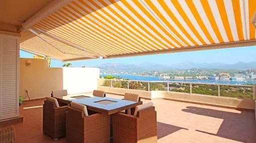 Elegant apartment with stunning sea views in Nova Santa Ponsa Elegant apartment with stunning sea views in Nova Santa Ponsa