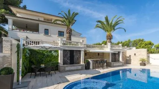 Traditional luxury villa with sea and mountain views in Paguera
