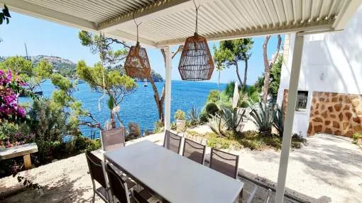 Charming first-line villa with direct sea access in Santa Ponsa Charming first-line villa with direct sea access in Santa Ponsa