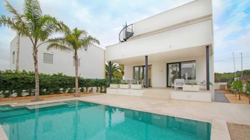 Contemporary style villa with panoramic views in El Toro Contemporary style villa with panoramic views in El Toro