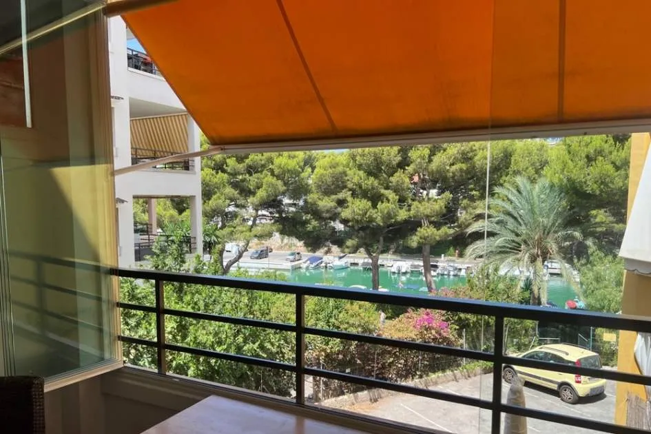 Modern apartment in 1st sea line at the yacht club in Santa Ponsa