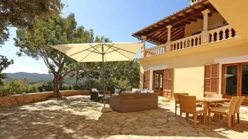 Idyllic country house with swimming pool in Establiments Idyllic country house with swimming pool in Establiments