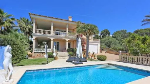 First-class villa with sea views in Nova Santa Ponsa