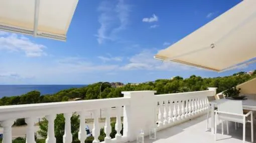 Stylish seaview penthouse in popular residence in Nova Santa Ponsa