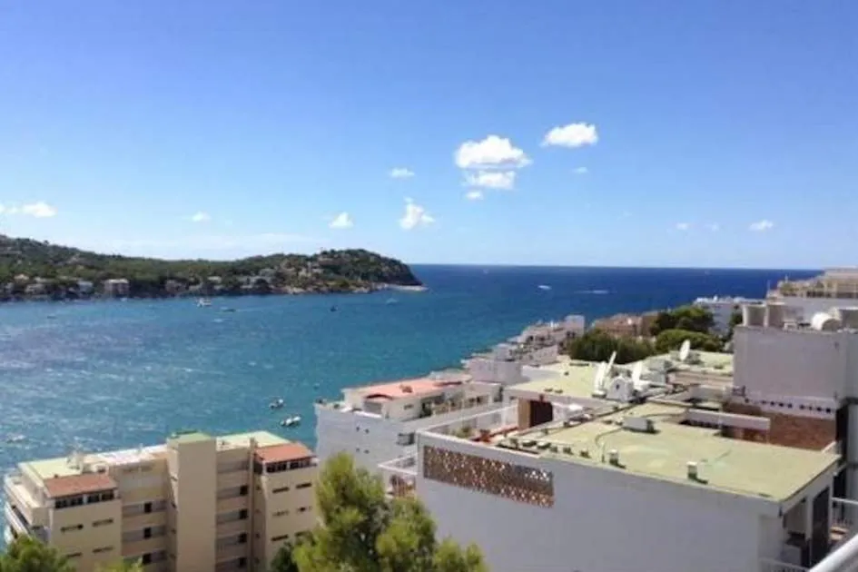 Beautiful furnished apartment with sea views in Santa Ponsa