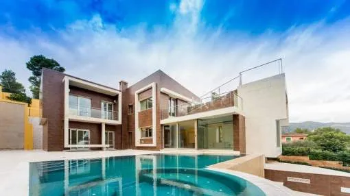 Modern villa with pool in a quiet location of Palmanova Modern villa with pool in a quiet location of Palmanova