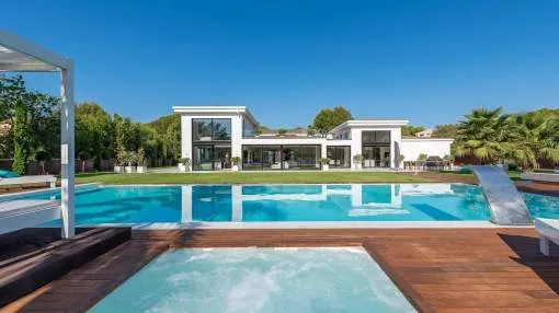 Modern ultra-luxury villa with pool, fitness room and home cinema close to Santa Ponsa golf course