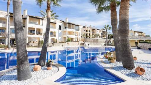 Renovated, modern semi-detached house with private pool in beautiful residential area, Santa Ponsa Renovated, modern semi-detached house with private pool in beautiful residential area, Santa Ponsa