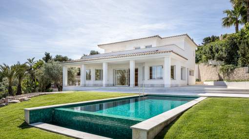 Renovated sea view villa with lots of privacy, pool and garden in the southwest in Nova Santa Ponsa Renovated sea view villa with lots of privacy, pool and garden in the southwest in Nova Santa Ponsa