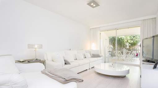 Top modern terraced house with view and community pool in Genova Top modern terraced house with view and community pool in Genova