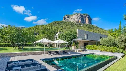 Incredible country house for sale at the foot of the Tramuntana mountains in Alaró, Mallorca