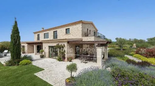 Country house with large garden and pool for sale in Llucmajor, Mallorca Country house with large garden and pool for sale in Llucmajor, Mallorca